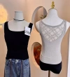 This is a new early autumn beauty backrest with lace and mesh fabric patchwork. Wearing it as an outer layer makes you look slimmer. Wearing it as a base layer with threaded elastic fabric is a beauty backrest vest Item Picture
